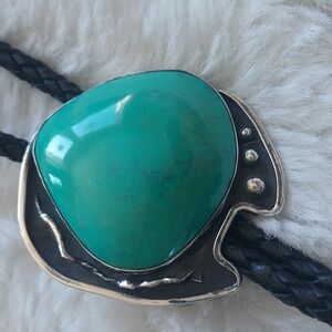 Vintage Navaho Sterling Silver & Turquoise Southwestern Bolo Tie